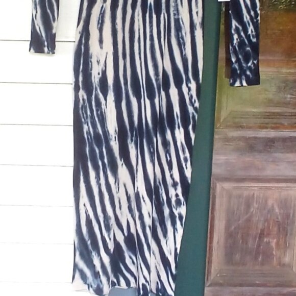 Young, Fabulous, & Broke To Dye Maxi Dress Size: M NWT - Picture 2 of 14